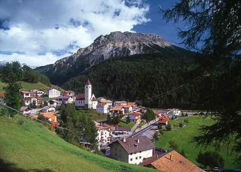 graun reschenpass vinschgau im sommer